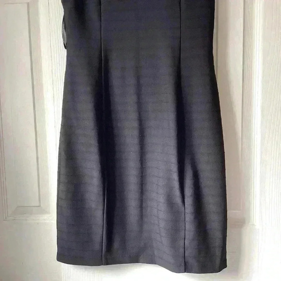 Guess Black Cutout V-neck sleeveless Midi Dress Size 8 NWOT - Picture 6 of 6